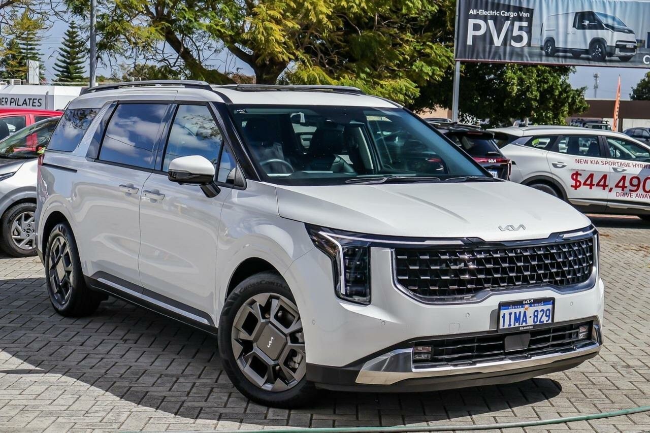 Kia Carnival image 1
