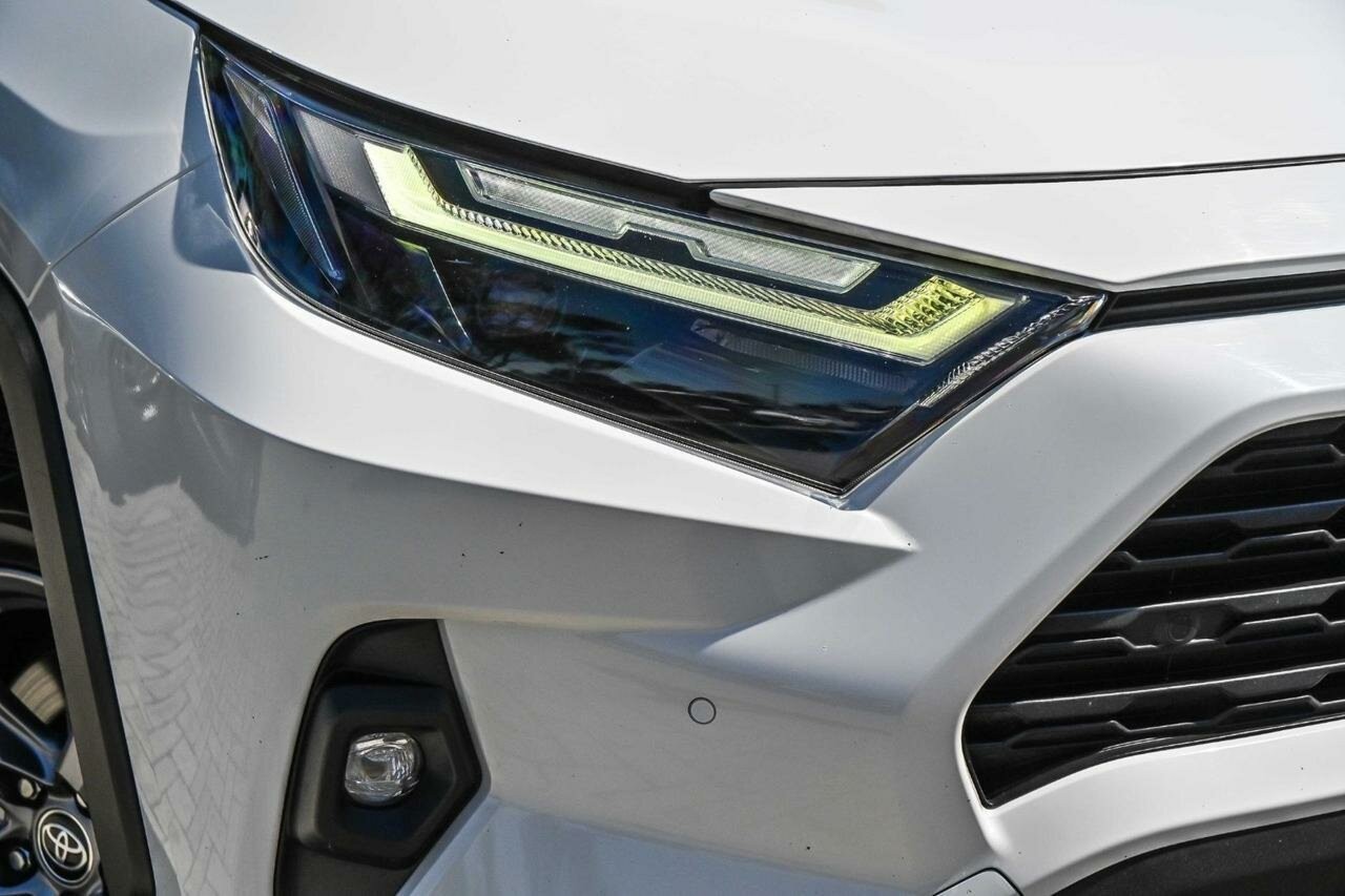 Toyota Rav4 image 2