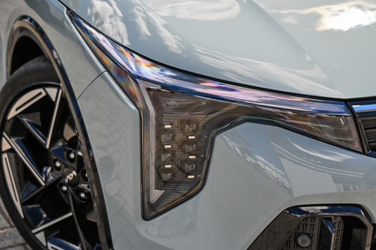 Kia K4 image 2