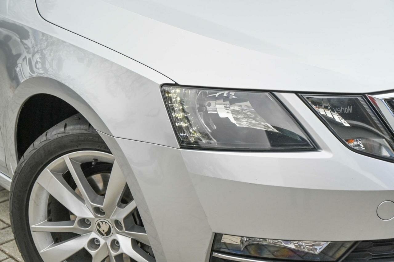 Skoda Octavia image 2