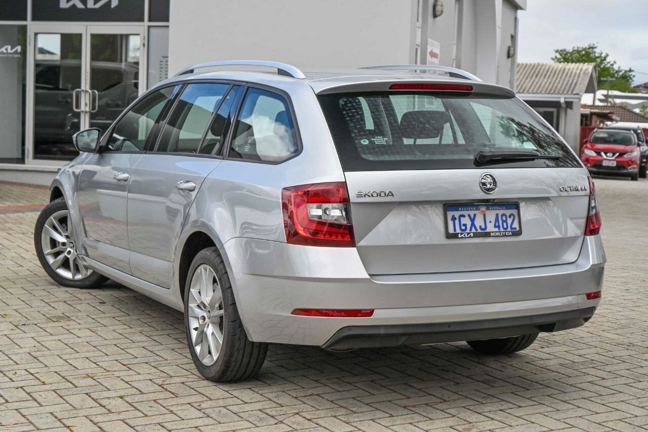 Skoda Octavia image 3