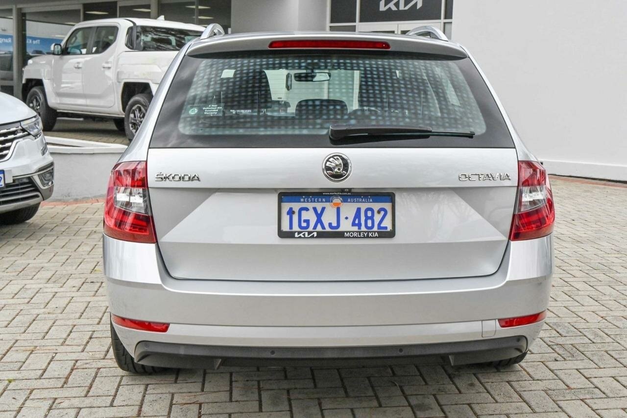 Skoda Octavia image 4
