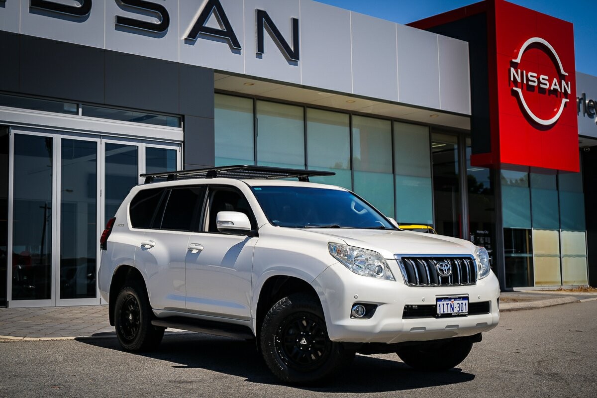 Toyota Landcruiser Prado image 2