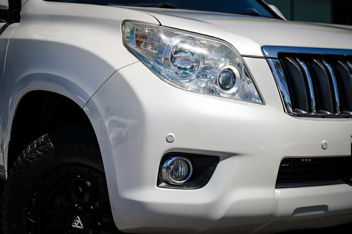Toyota Landcruiser Prado image 3