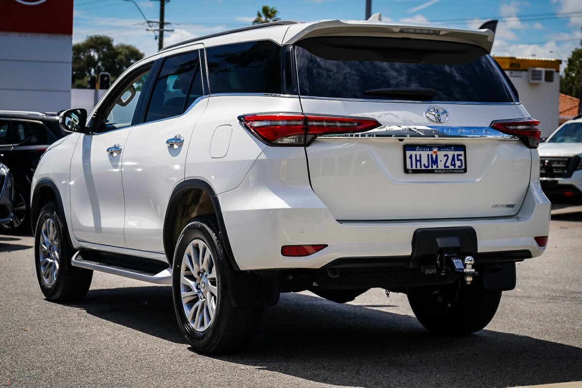 Toyota Fortuner image 4