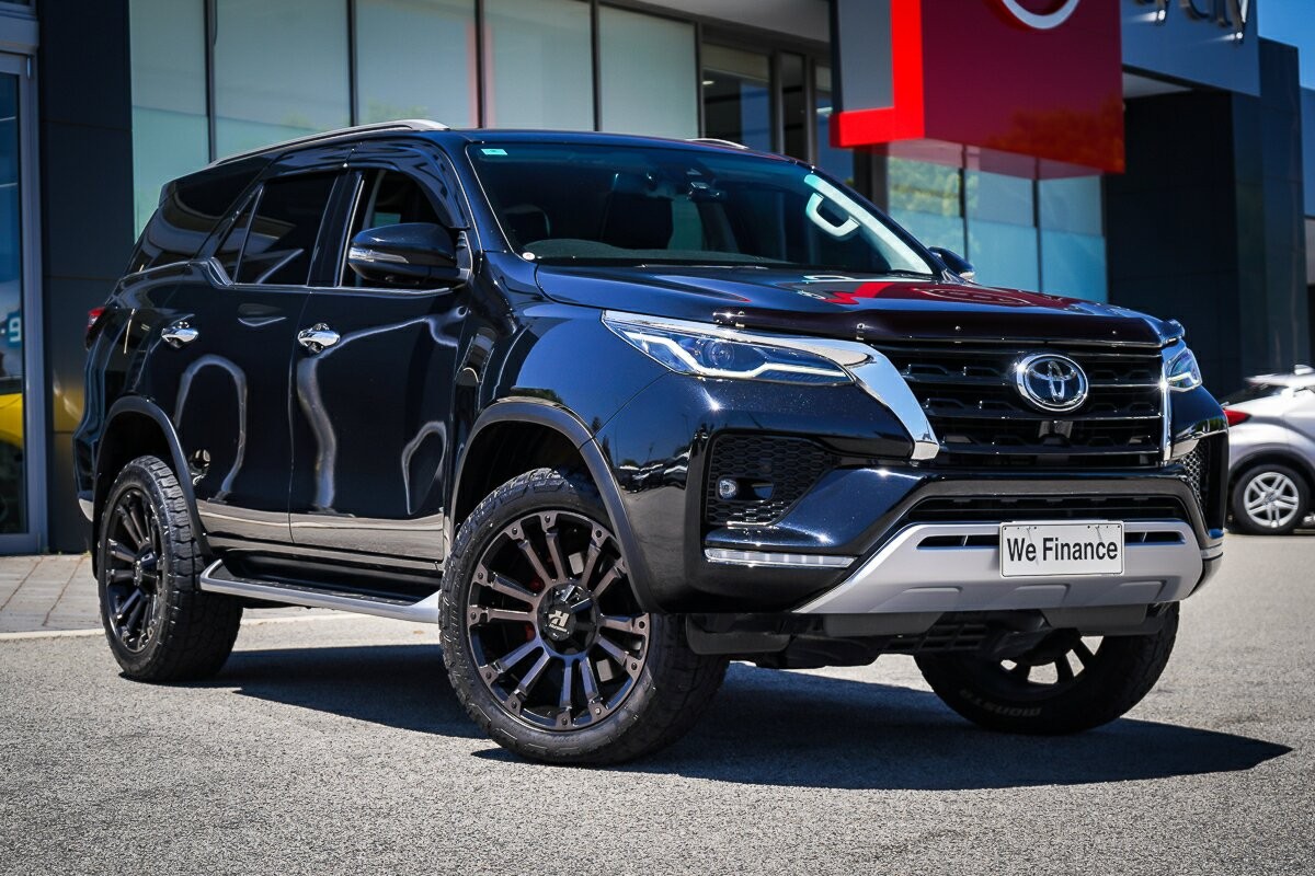 Toyota Fortuner image 1