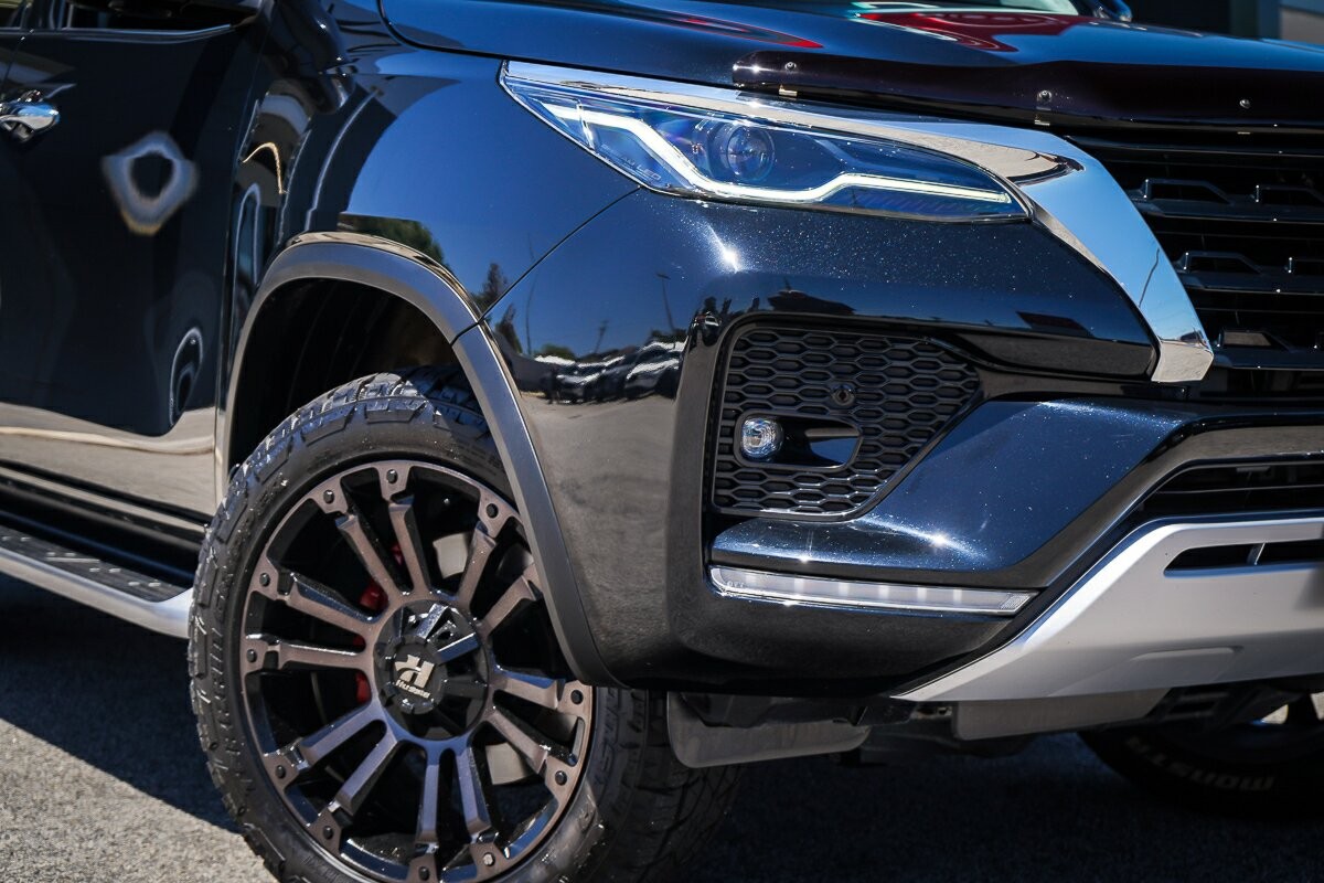 Toyota Fortuner image 3