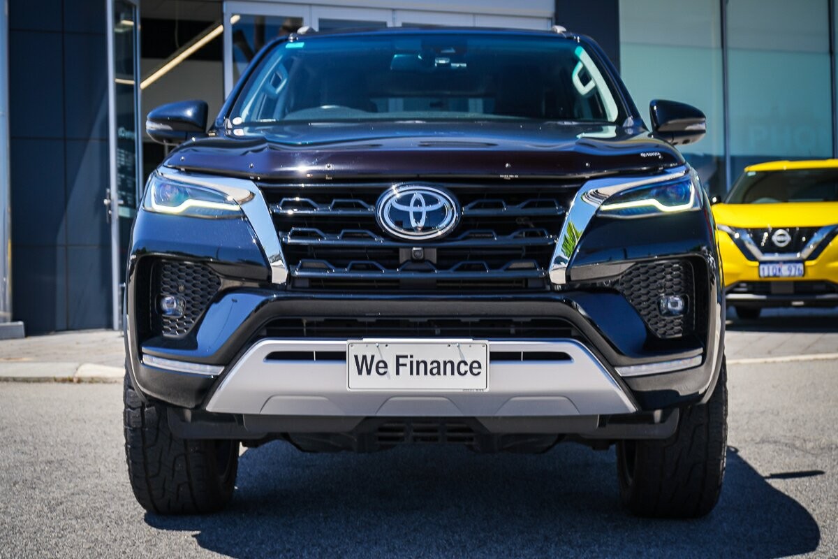 Toyota Fortuner image 4