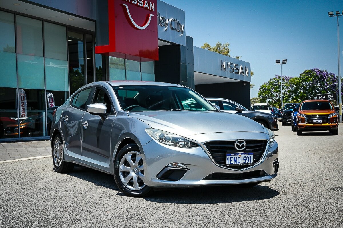 Mazda 3 image 2