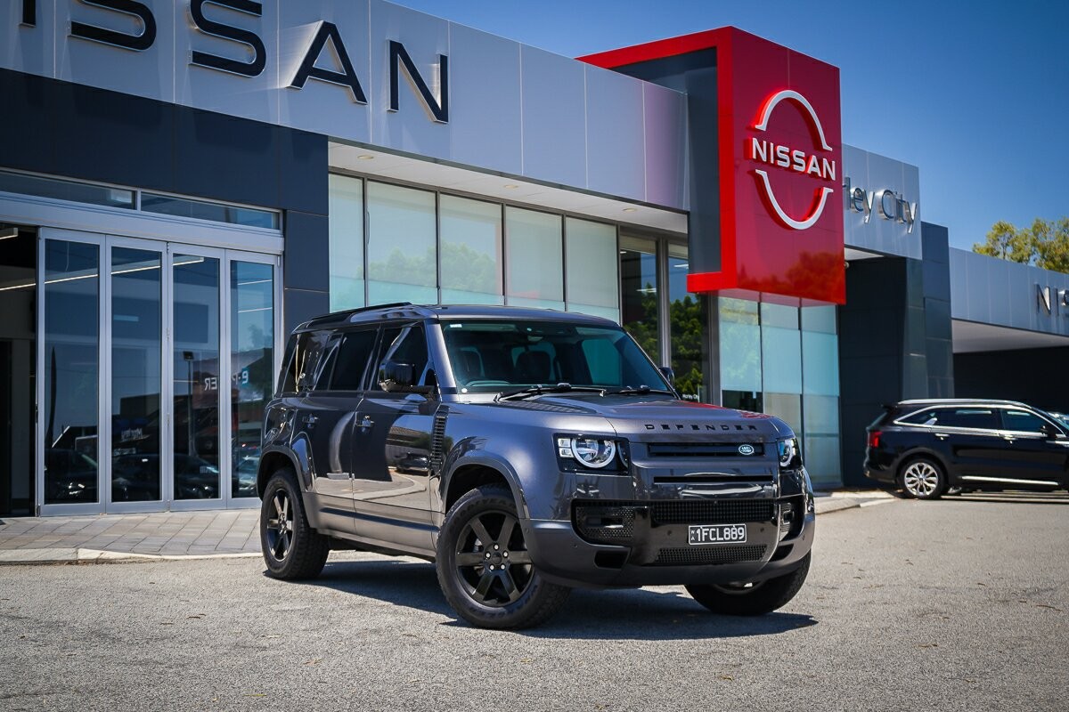 Land Rover Defender image 2