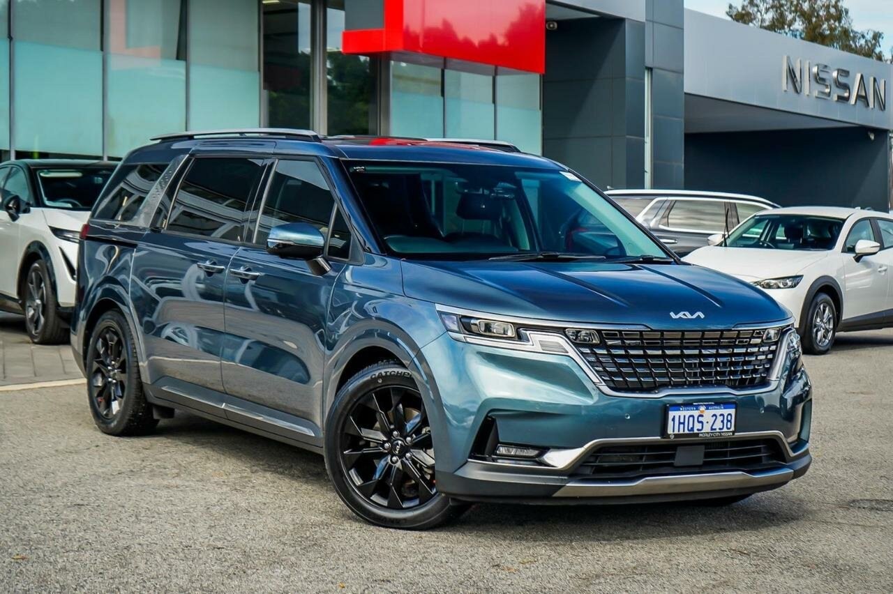 Kia Carnival image 1