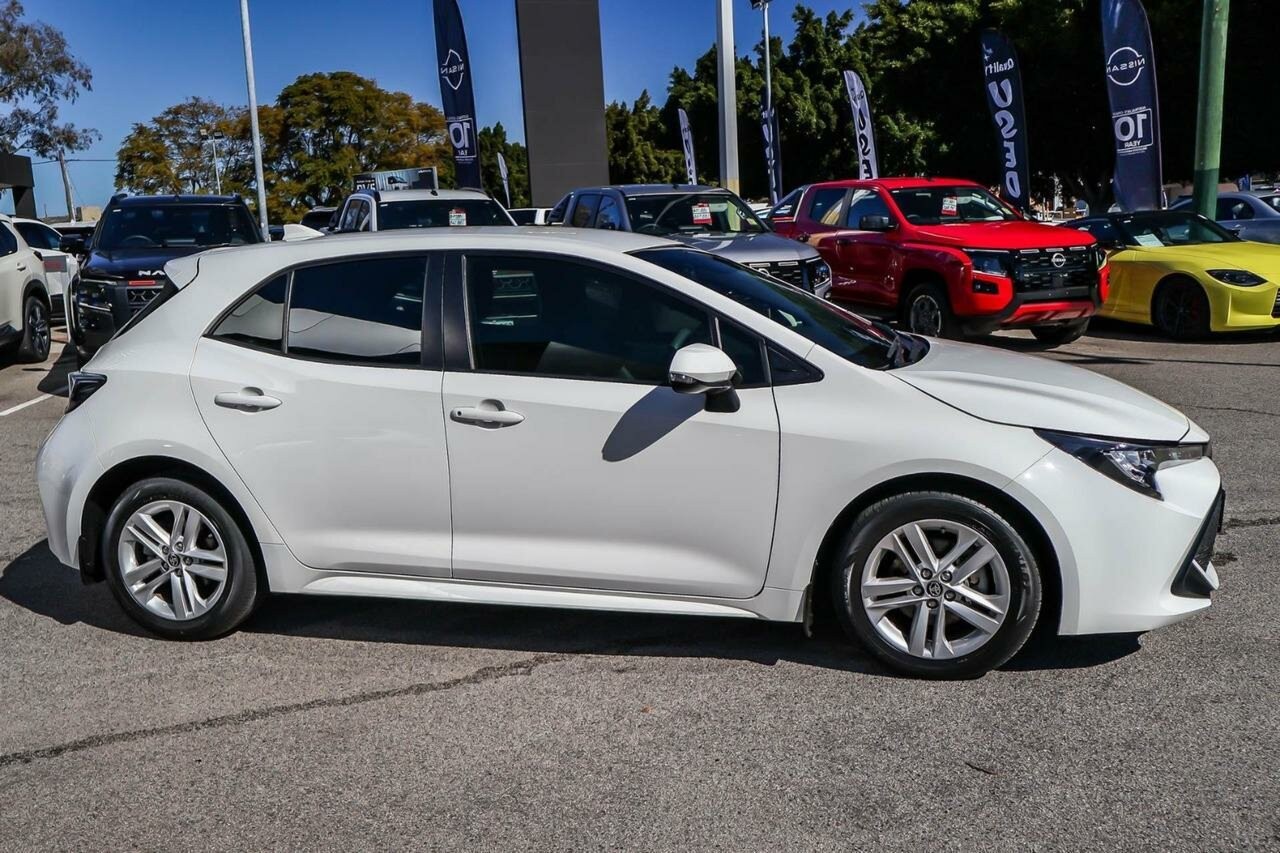 Toyota Corolla image 3