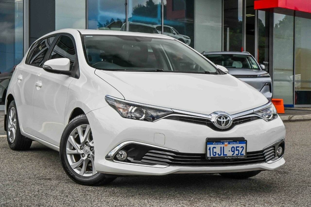 Toyota Corolla image 2
