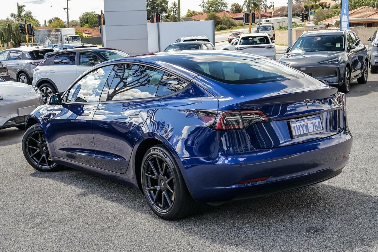 Tesla Model 3 image 2