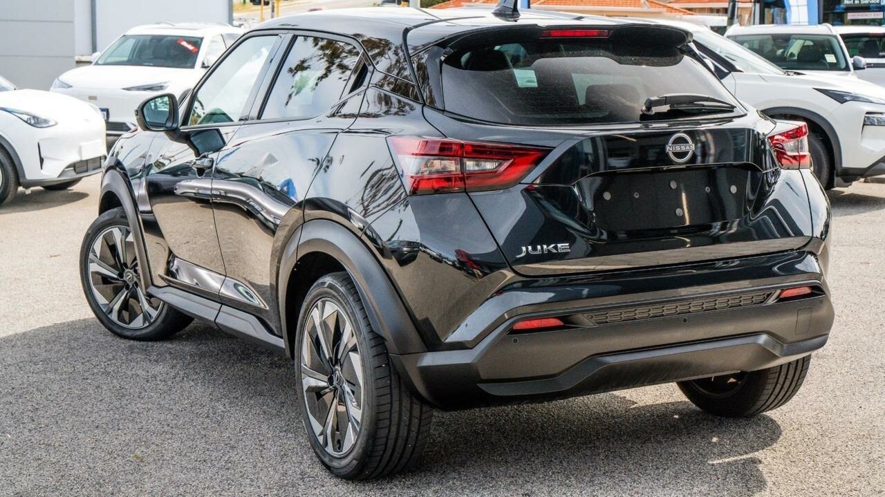 Nissan Juke image 4