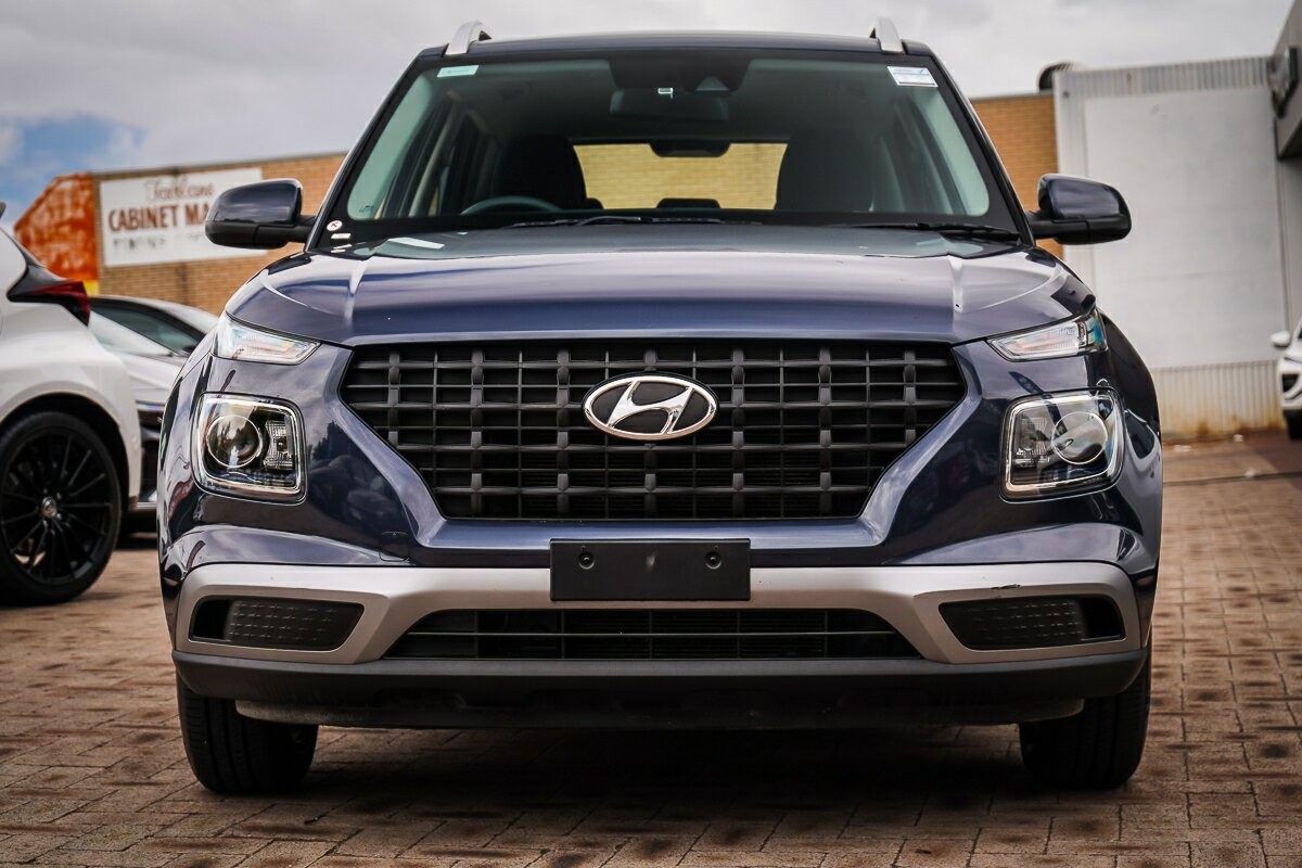 Hyundai Venue image 3