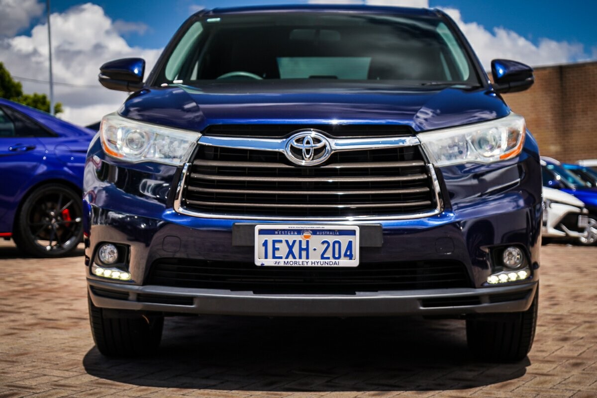 Toyota Kluger image 3
