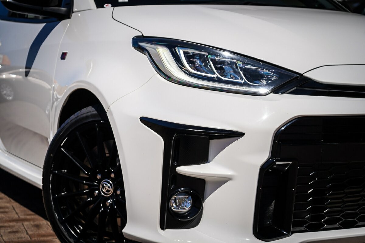 Toyota Yaris image 2