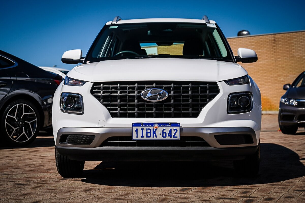 Hyundai Venue image 3