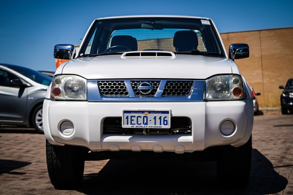 Nissan Navara image 3