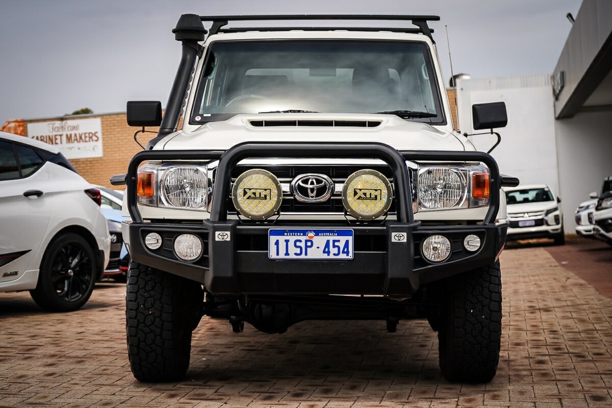 Toyota Landcruiser image 3