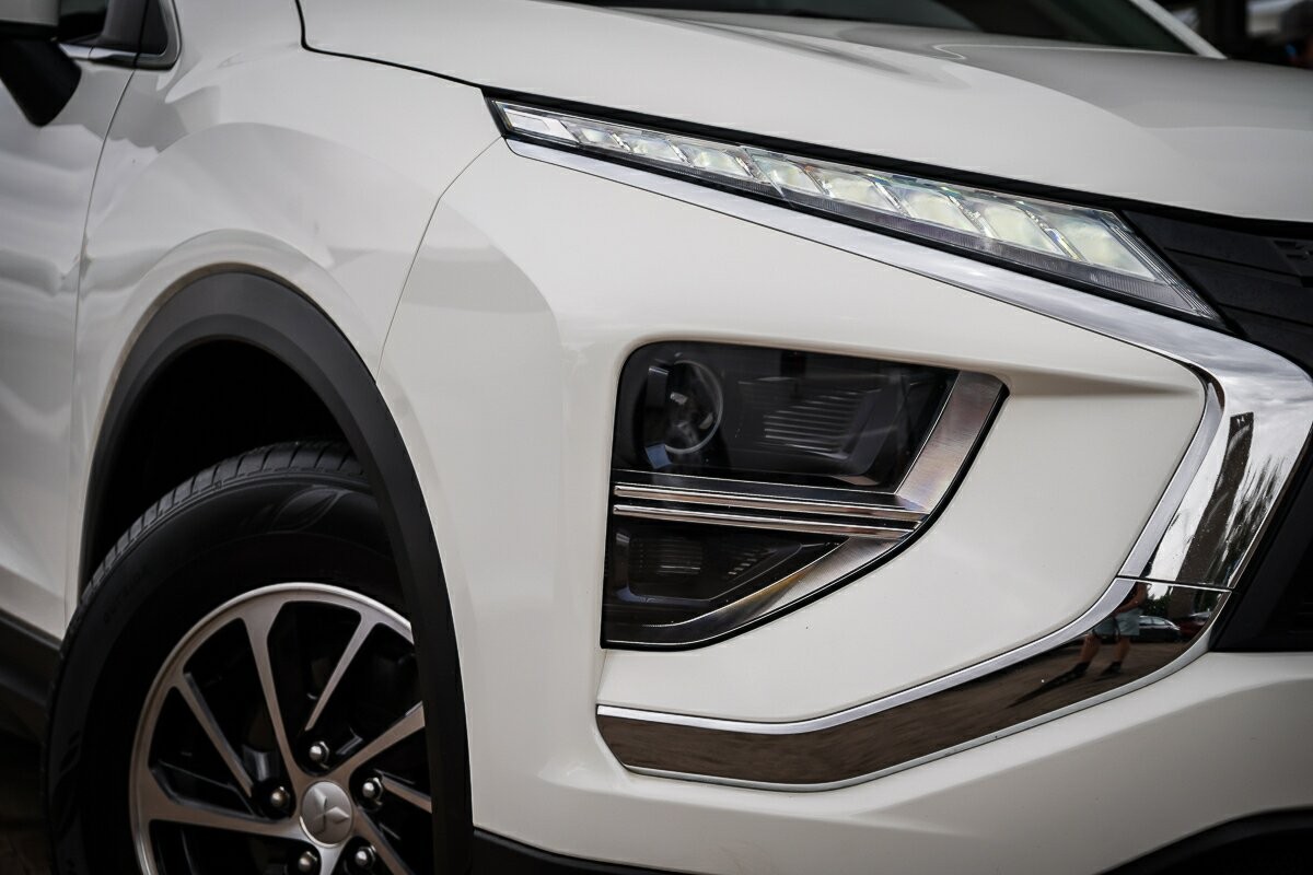 Mitsubishi Eclipse Cross image 2
