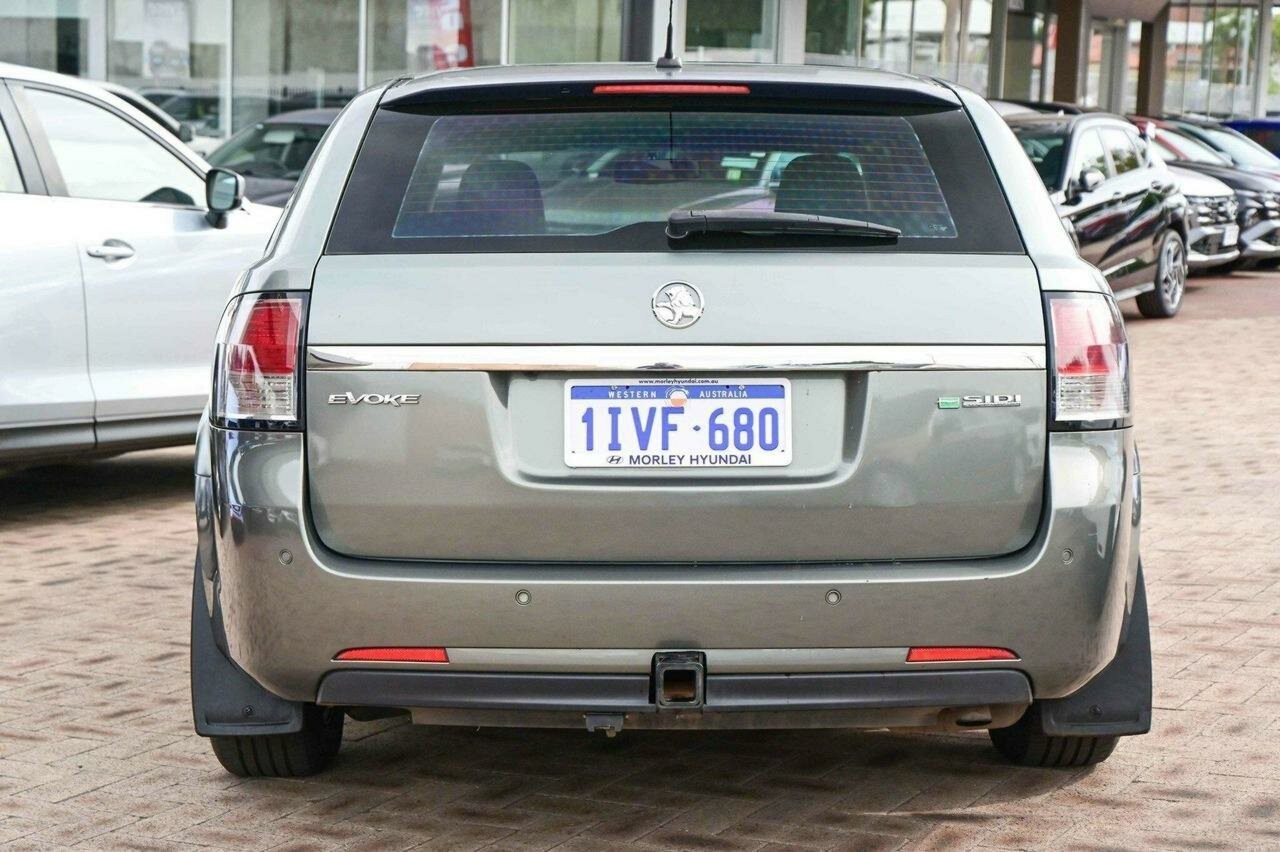 Holden Commodore image 4