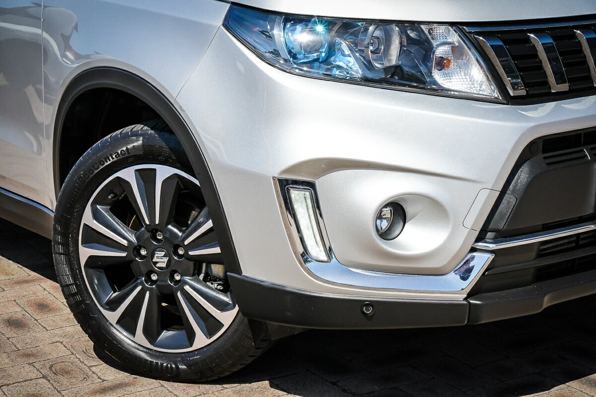 Suzuki Vitara image 2