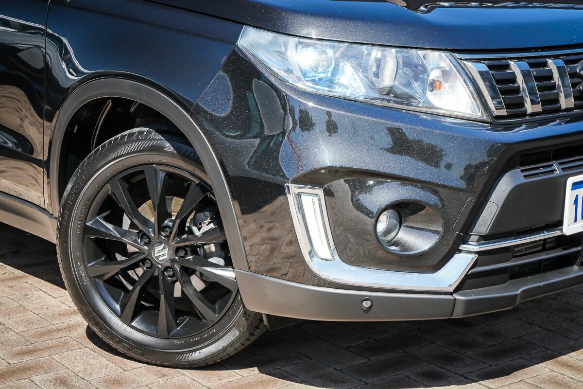 Suzuki Vitara image 2