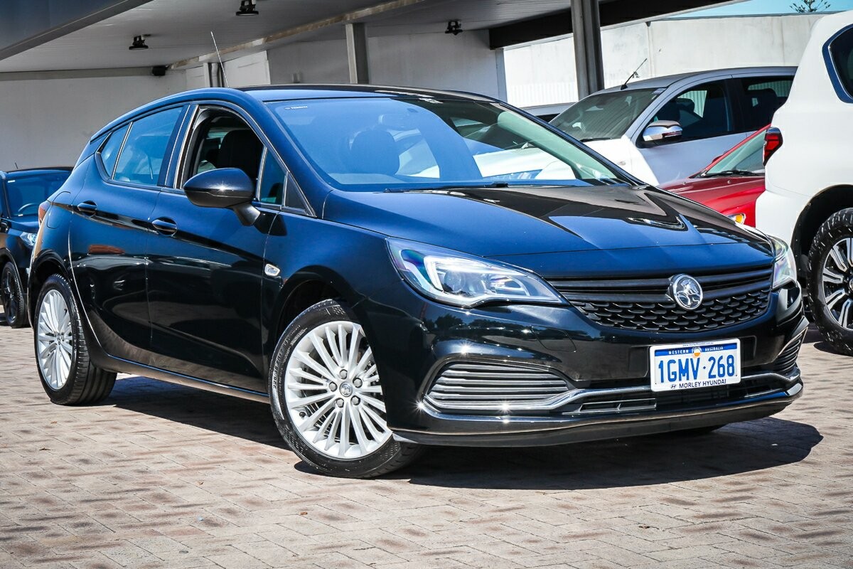 Holden Astra image 1