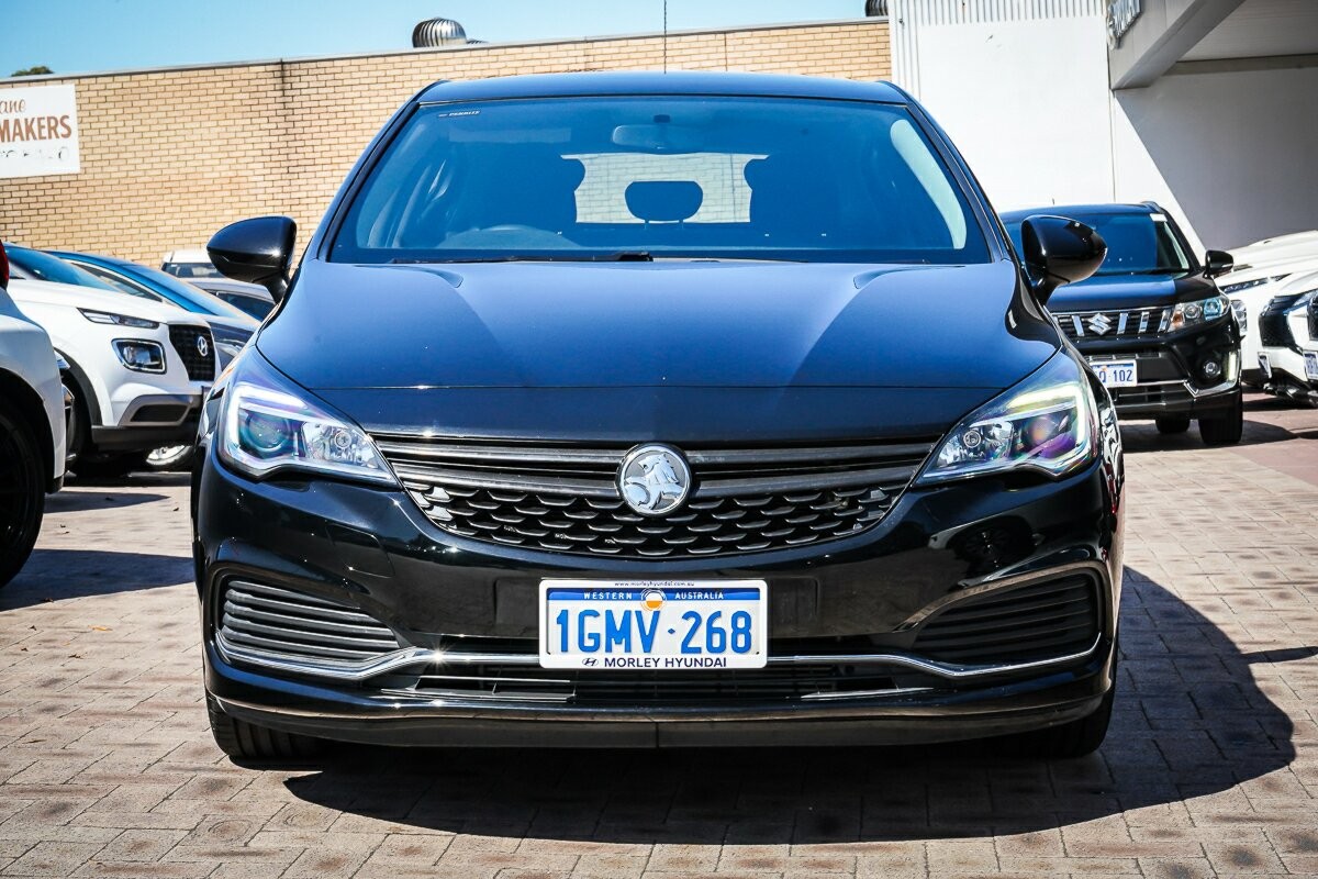 Holden Astra image 3