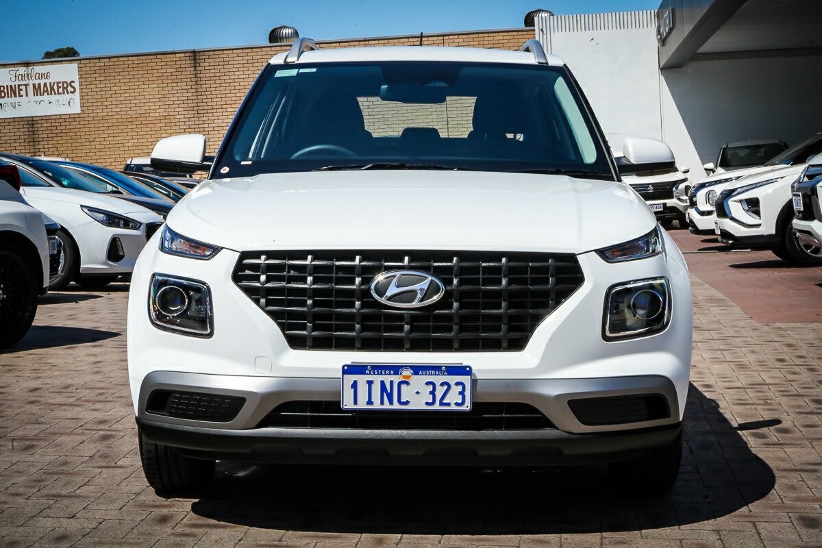 Hyundai Venue image 3