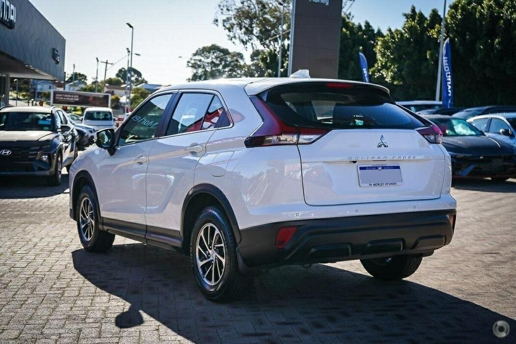 Mitsubishi Eclipse Cross image 4