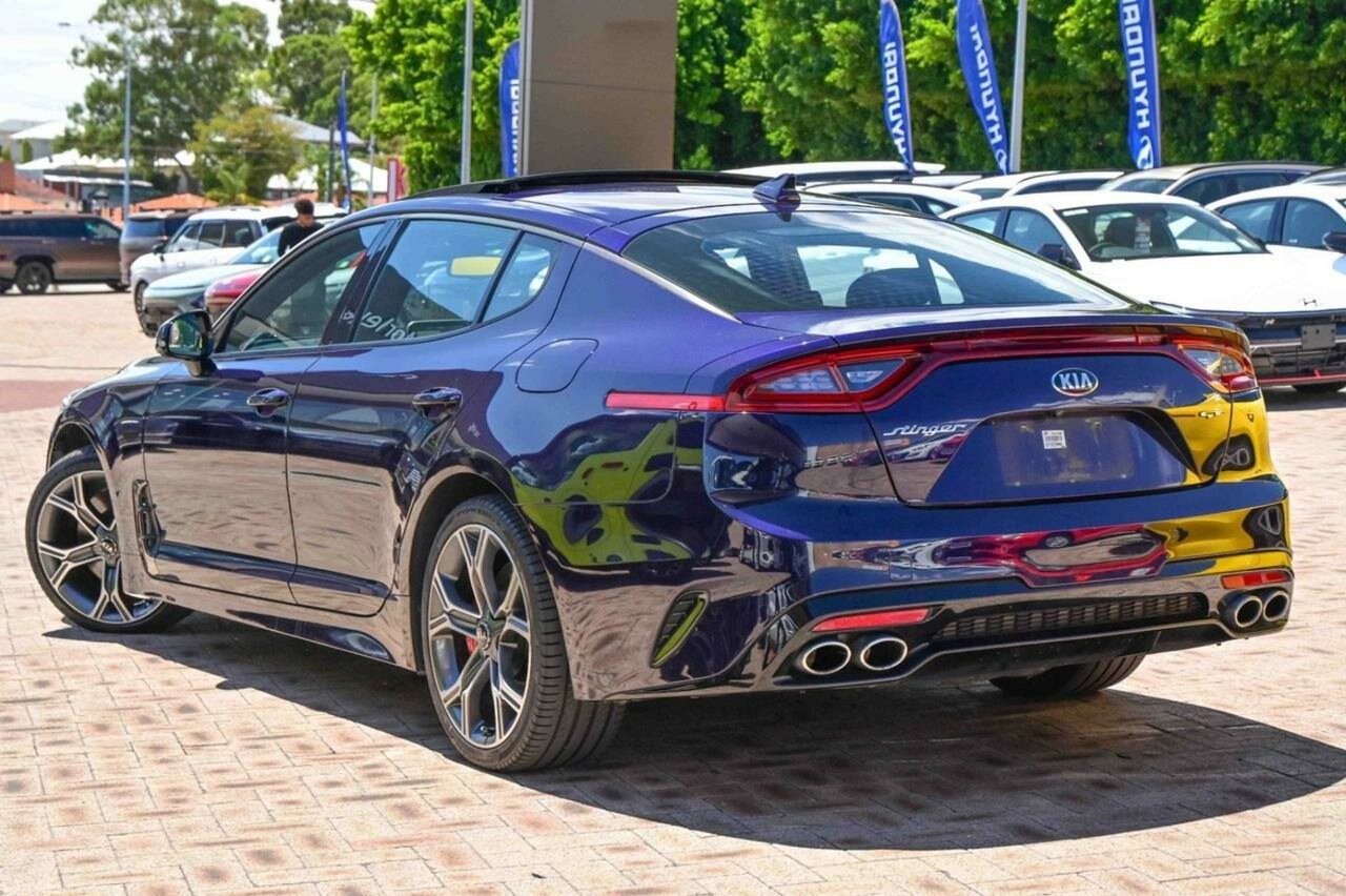 Kia Stinger image 2