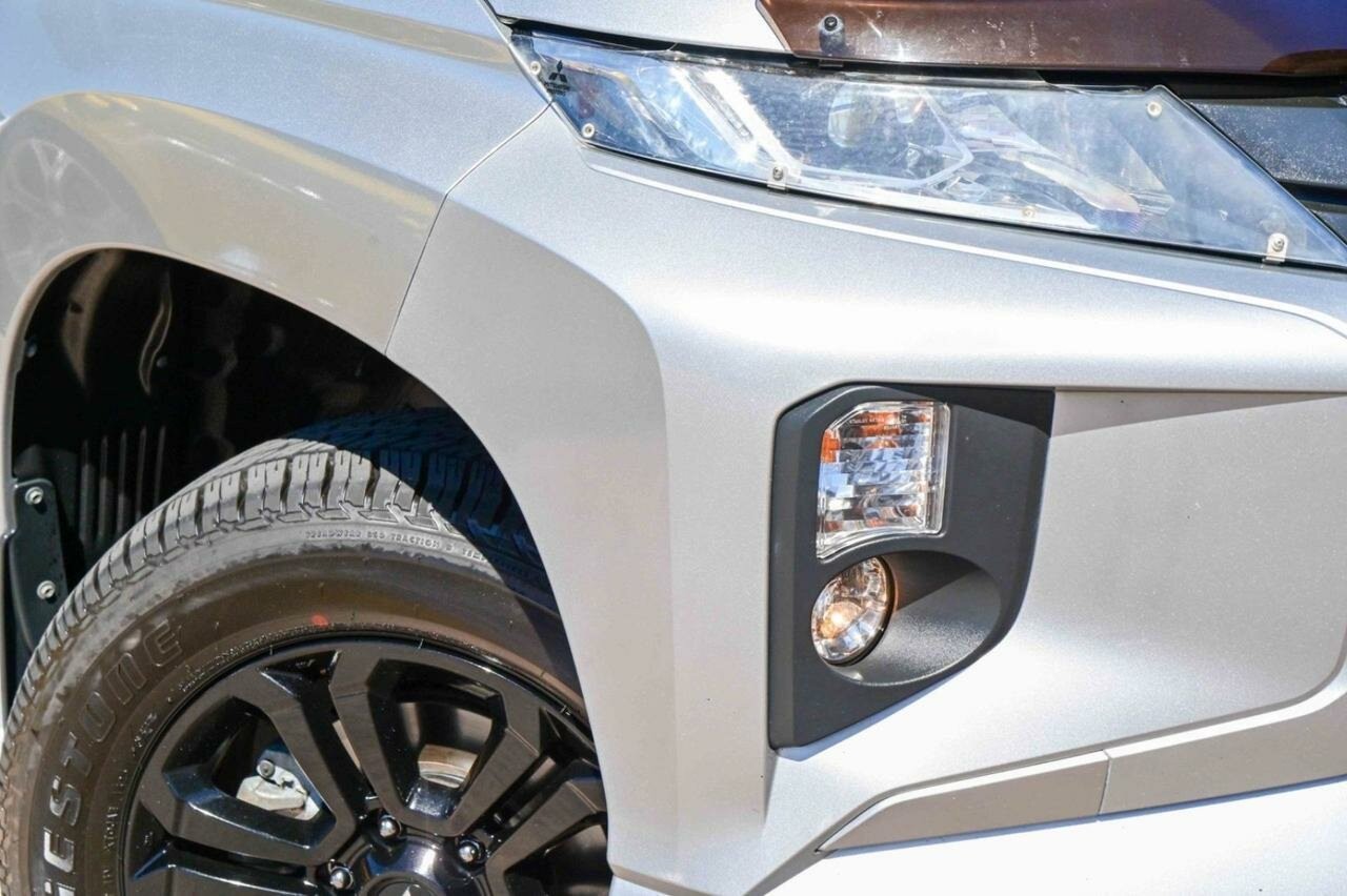 Mitsubishi Triton image 2
