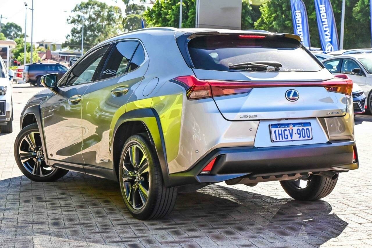 Lexus Ux image 3