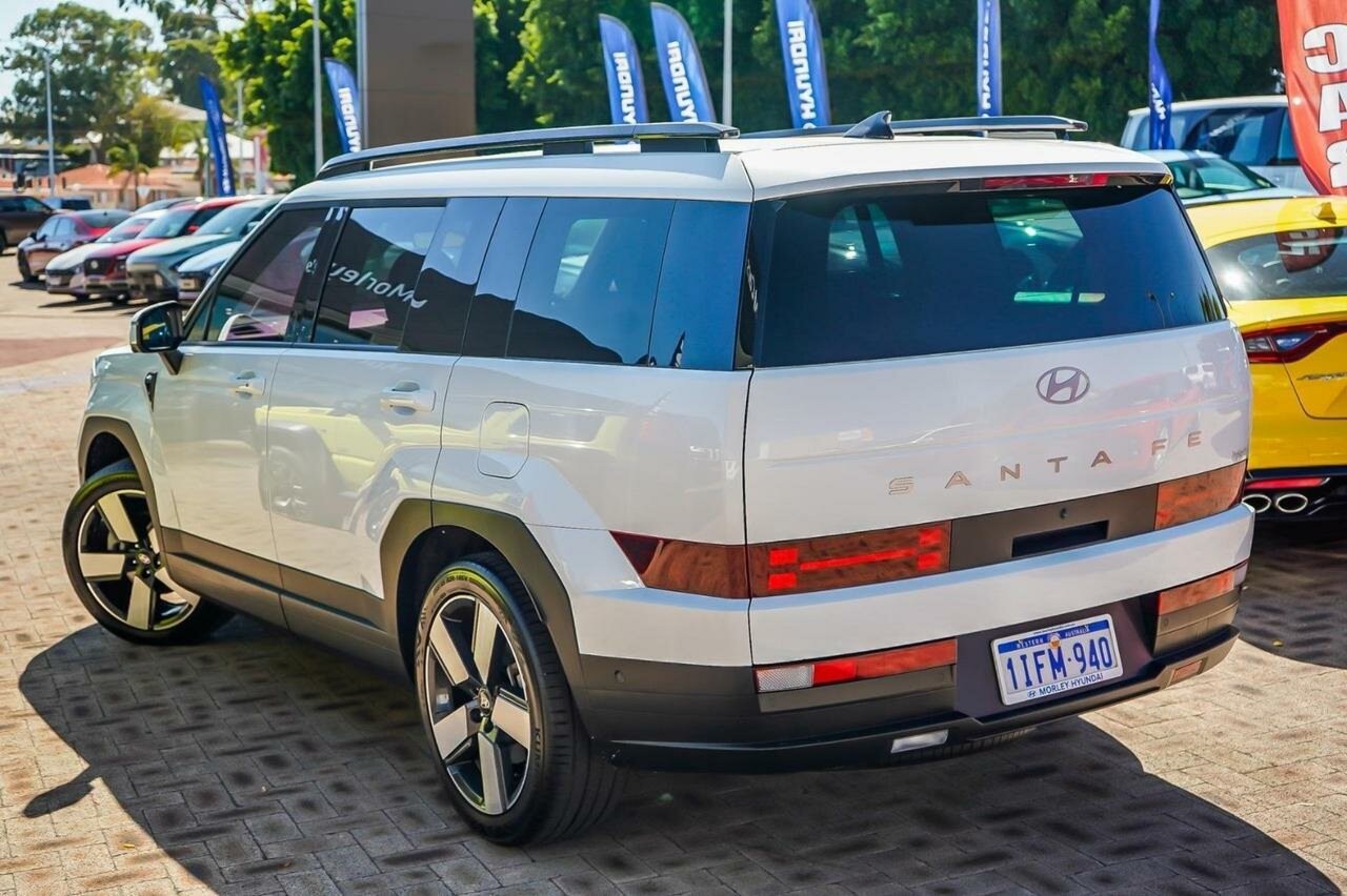 Hyundai Santa Fe image 2