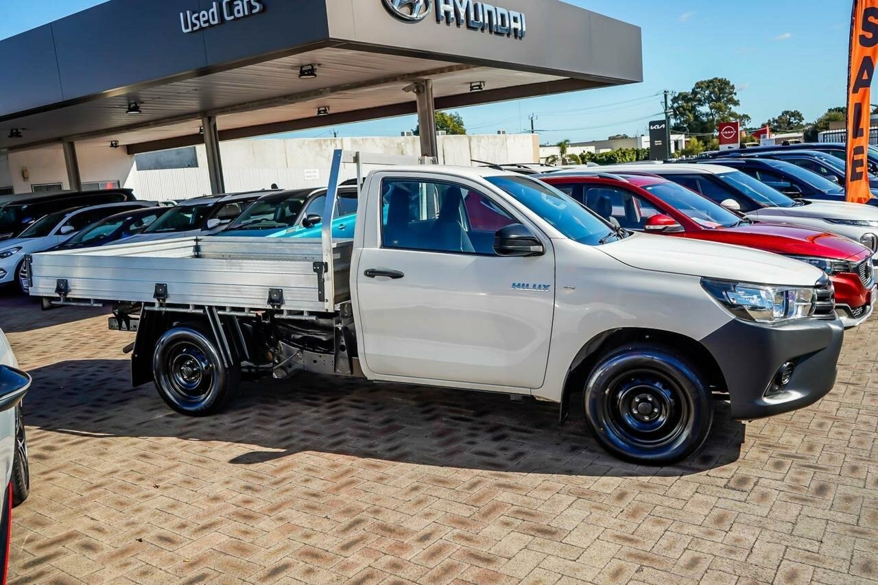 Toyota Hilux image 3