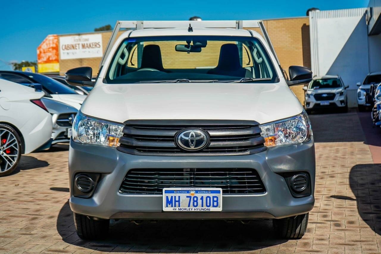 Toyota Hilux image 4