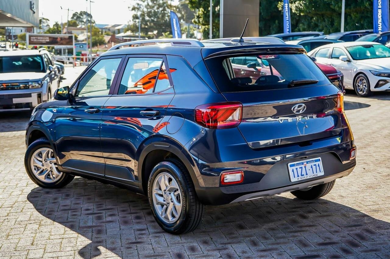 Hyundai Venue image 2
