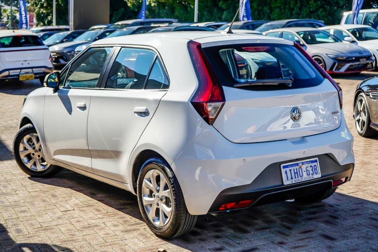 MG Mg3 image 2