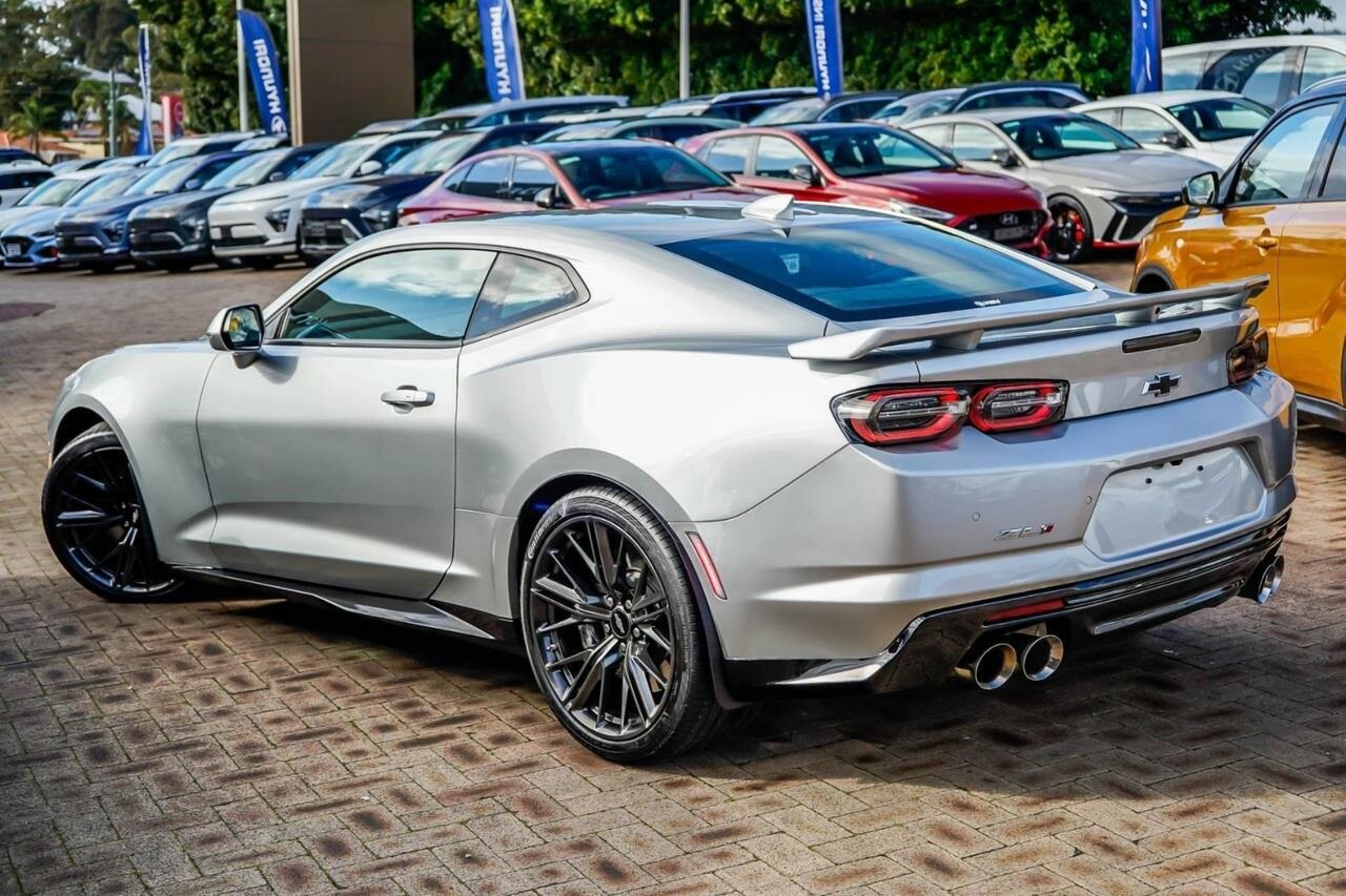 Chevrolet Camaro image 2