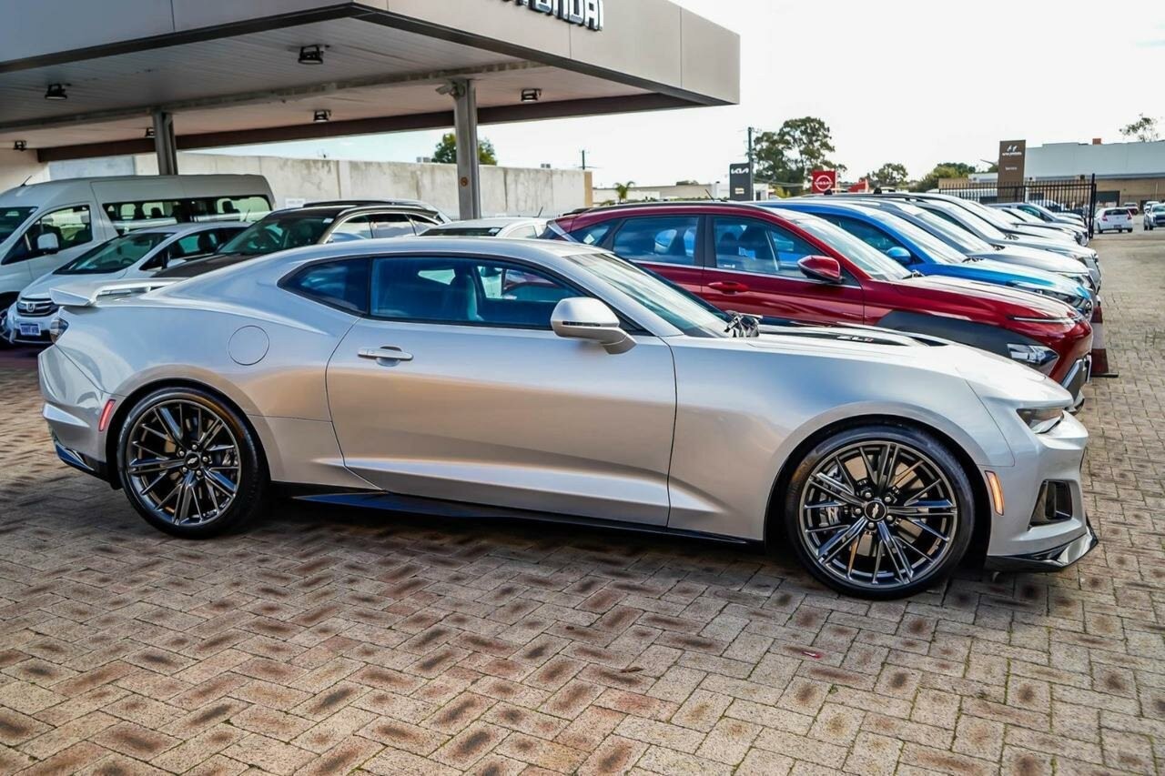Chevrolet Camaro image 3