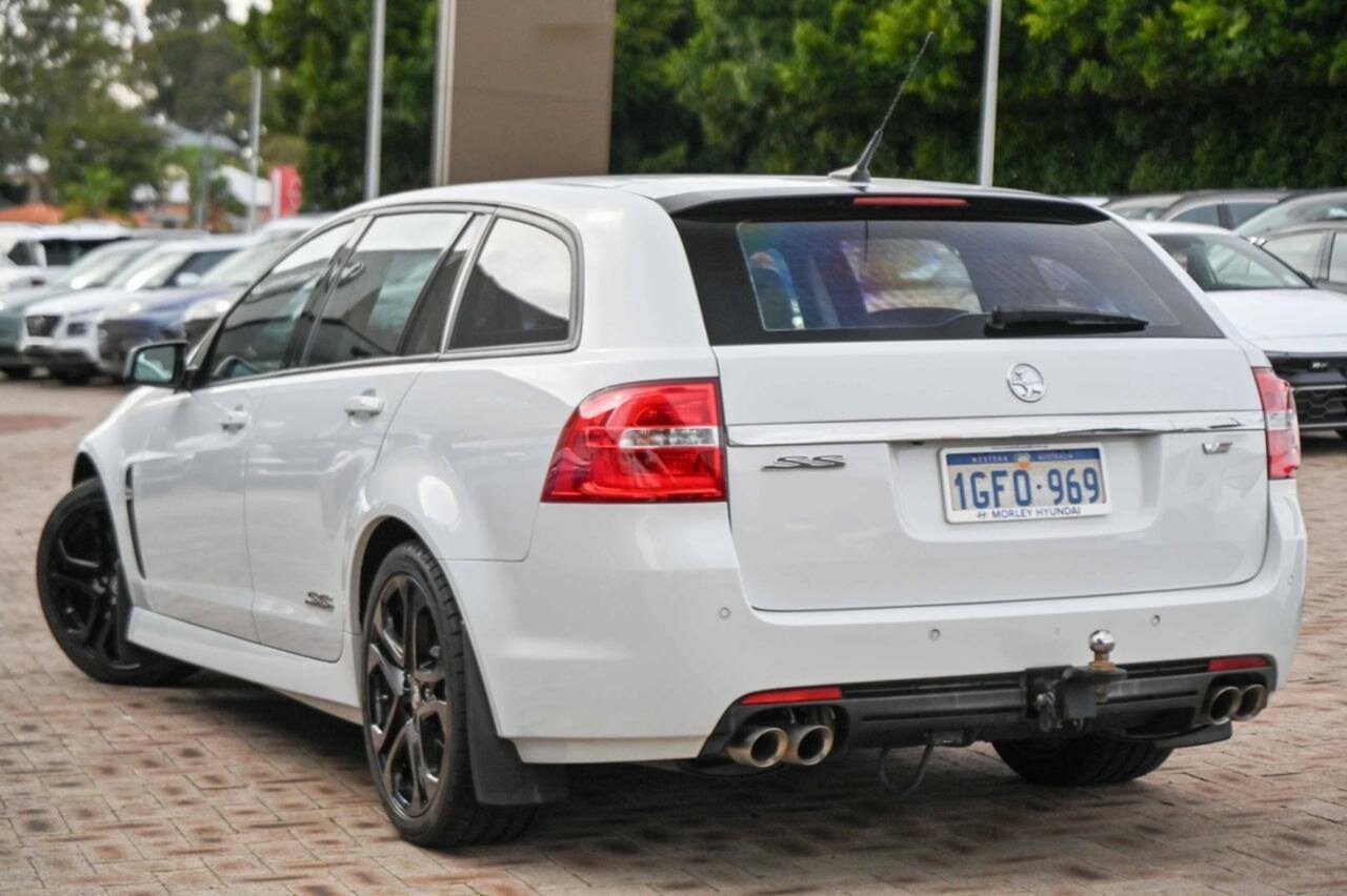 Holden Commodore image 3