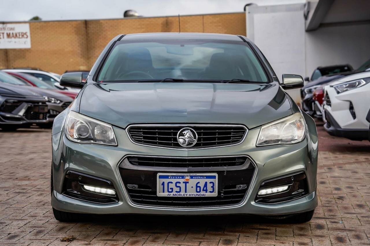 Holden Commodore image 3