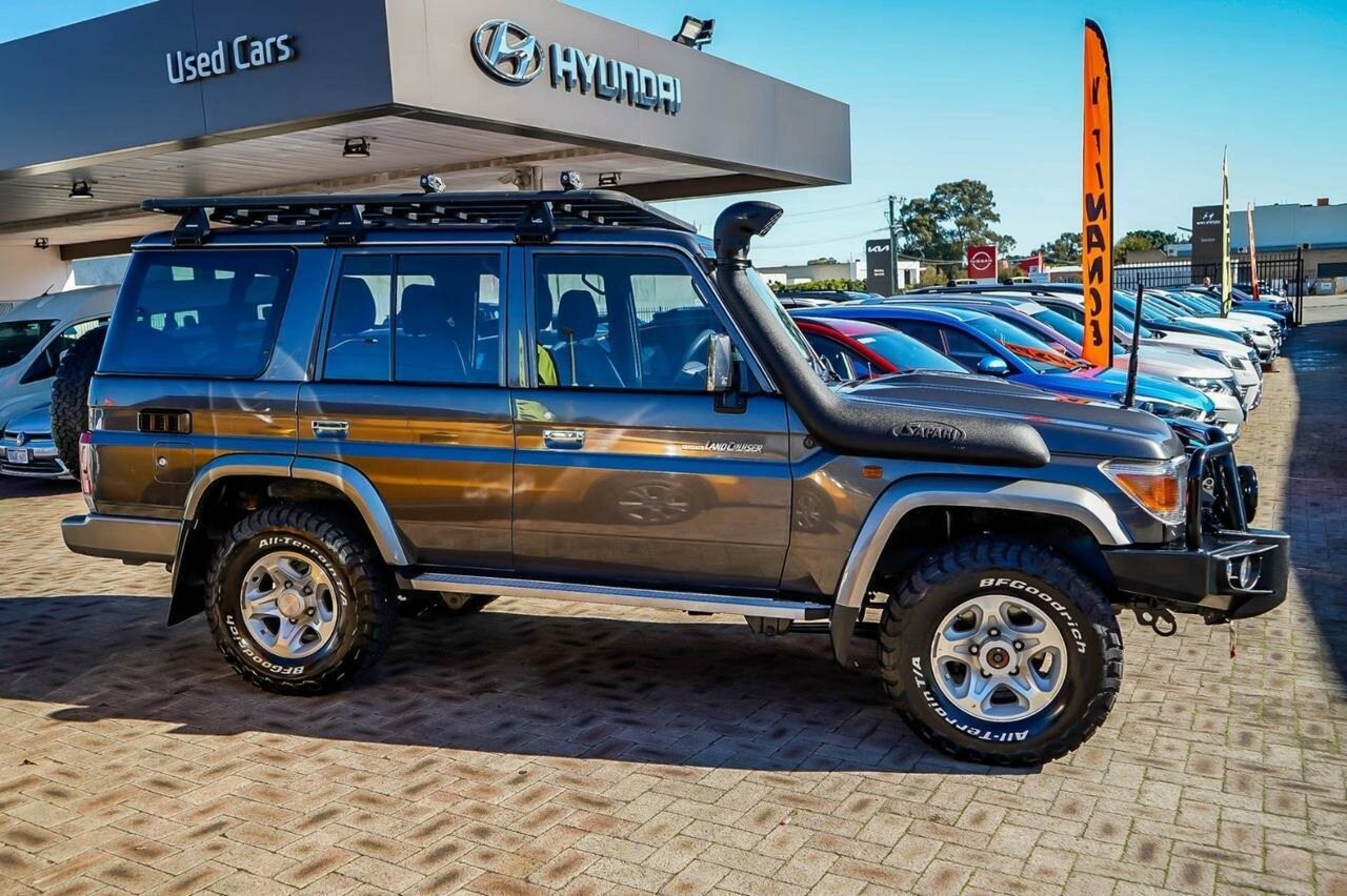 Toyota Landcruiser image 3