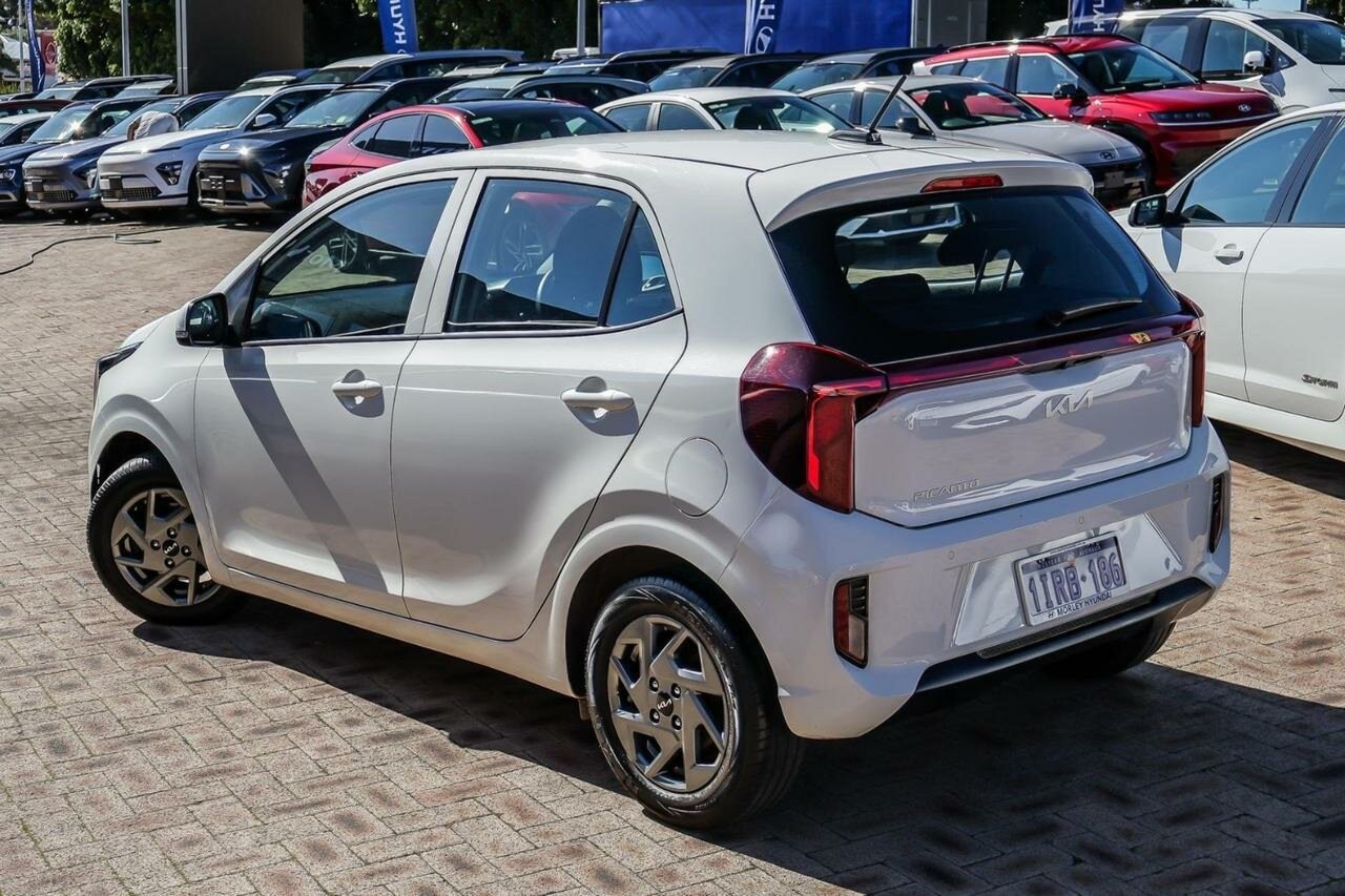 Kia Picanto image 2