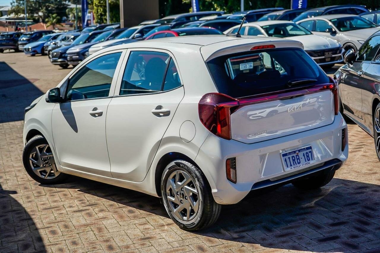 Kia Picanto image 2
