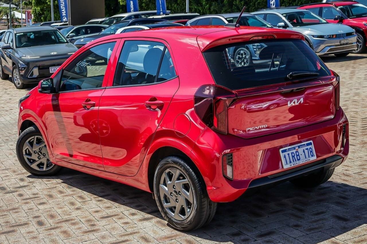 Kia Picanto image 2