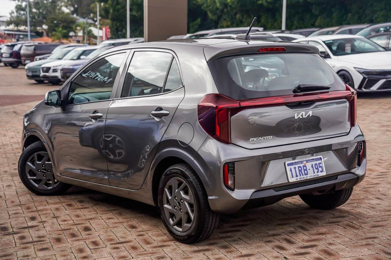 Kia Picanto image 2